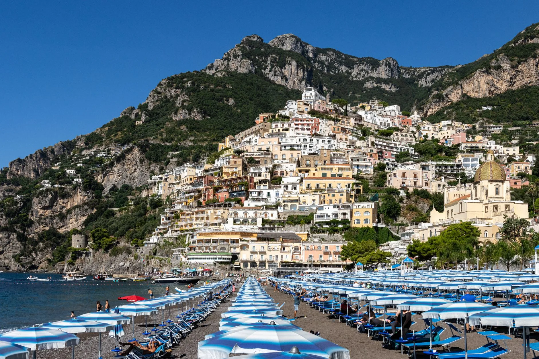 La plage de Fornillo et les criques voisines